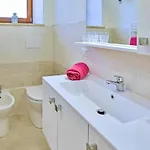 1 Bedroom Gorgeous In Appartement Arezzo
