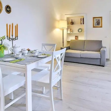 Апартаменты 1 Bedroom Gorgeous In